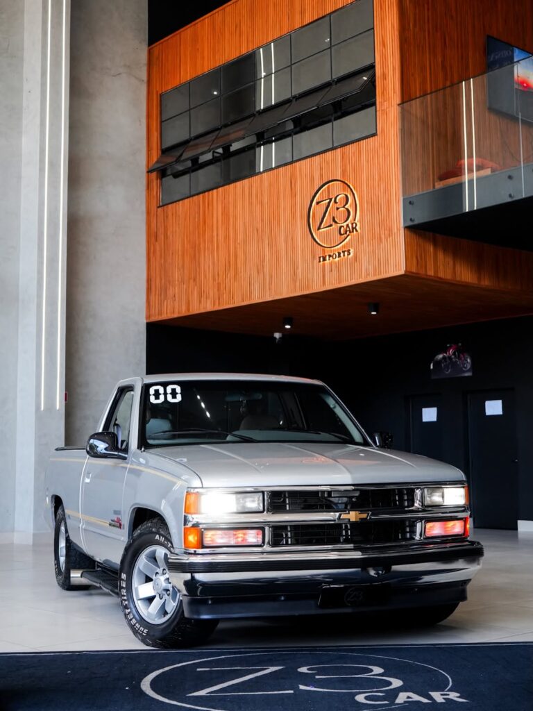 🔥 Silverado Conquest HD 2000 🔥Pra quem procura presença, potência e estilo em uma caminhonete